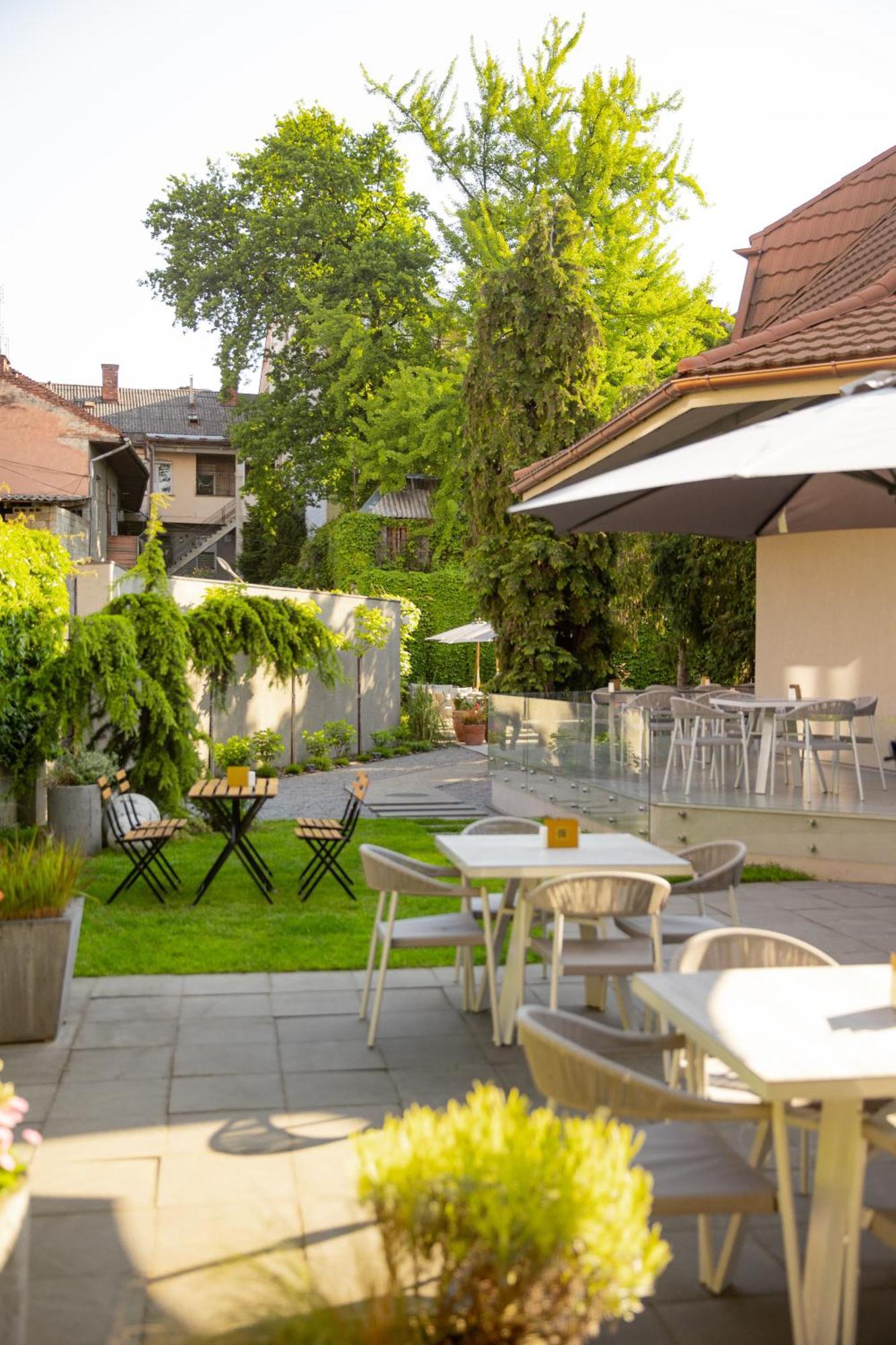 Hotel Laudon Uzhhorod Εξωτερικό φωτογραφία