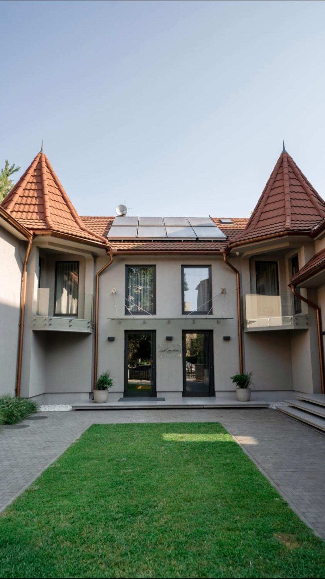 Hotel Laudon Uzhhorod Εξωτερικό φωτογραφία